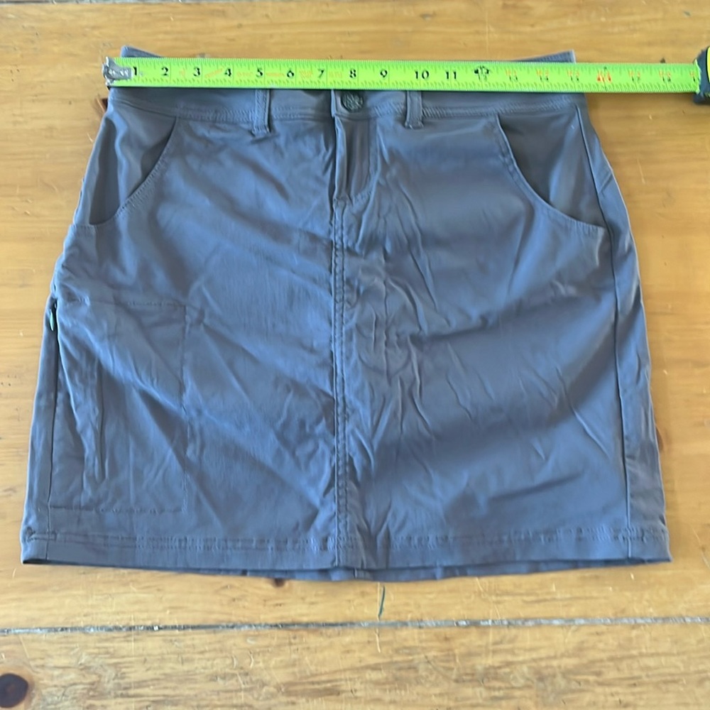 Prana skorts
